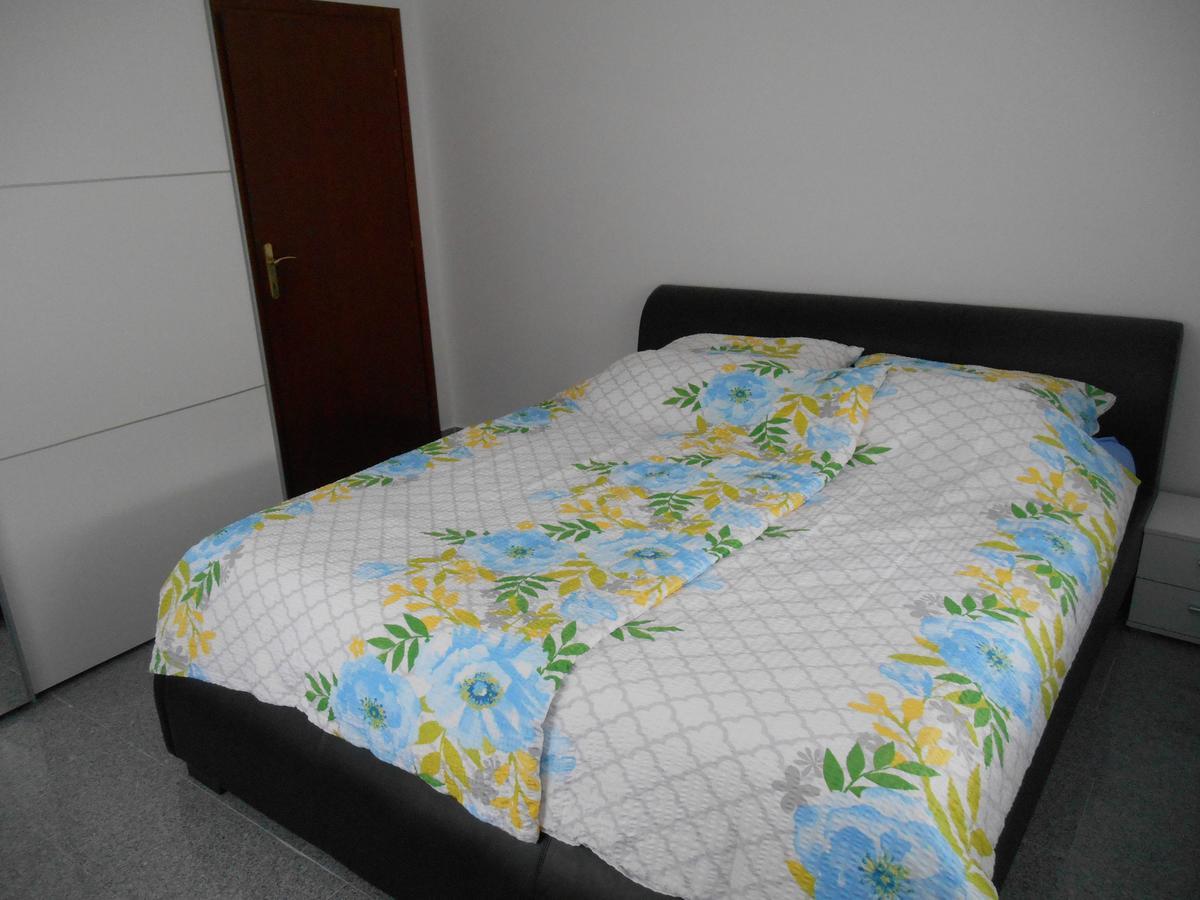 Apartments Diana Smrika Luaran gambar