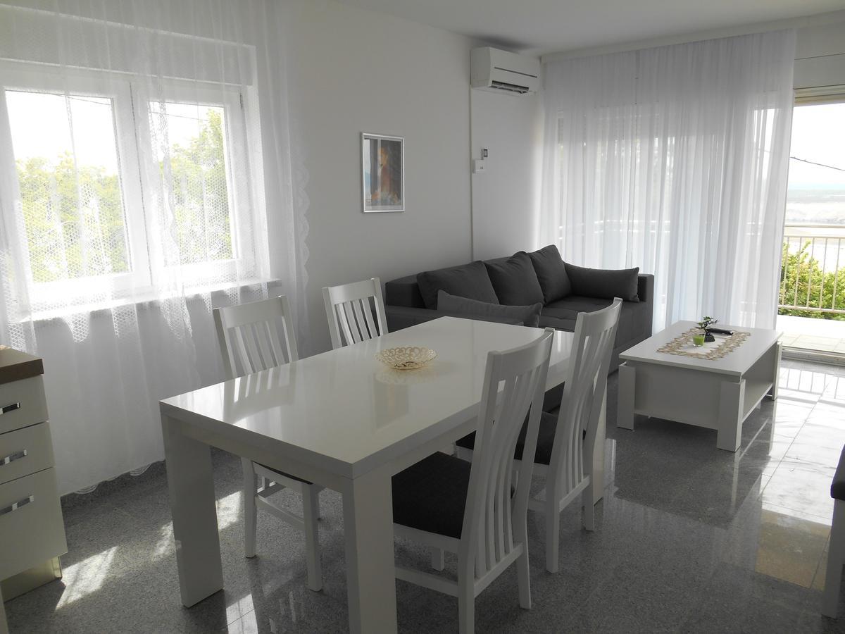 Apartments Diana Smrika Luaran gambar