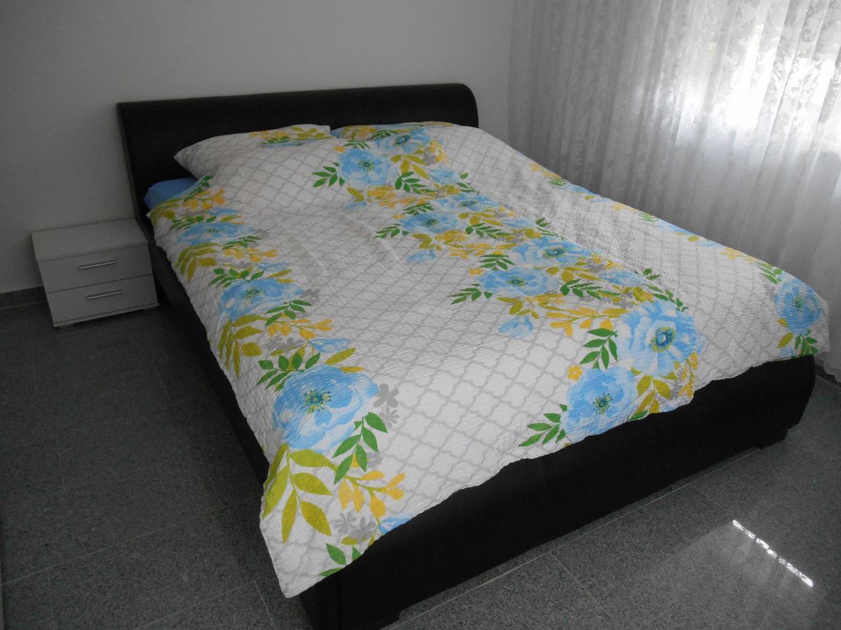 Apartments Diana Smrika Luaran gambar