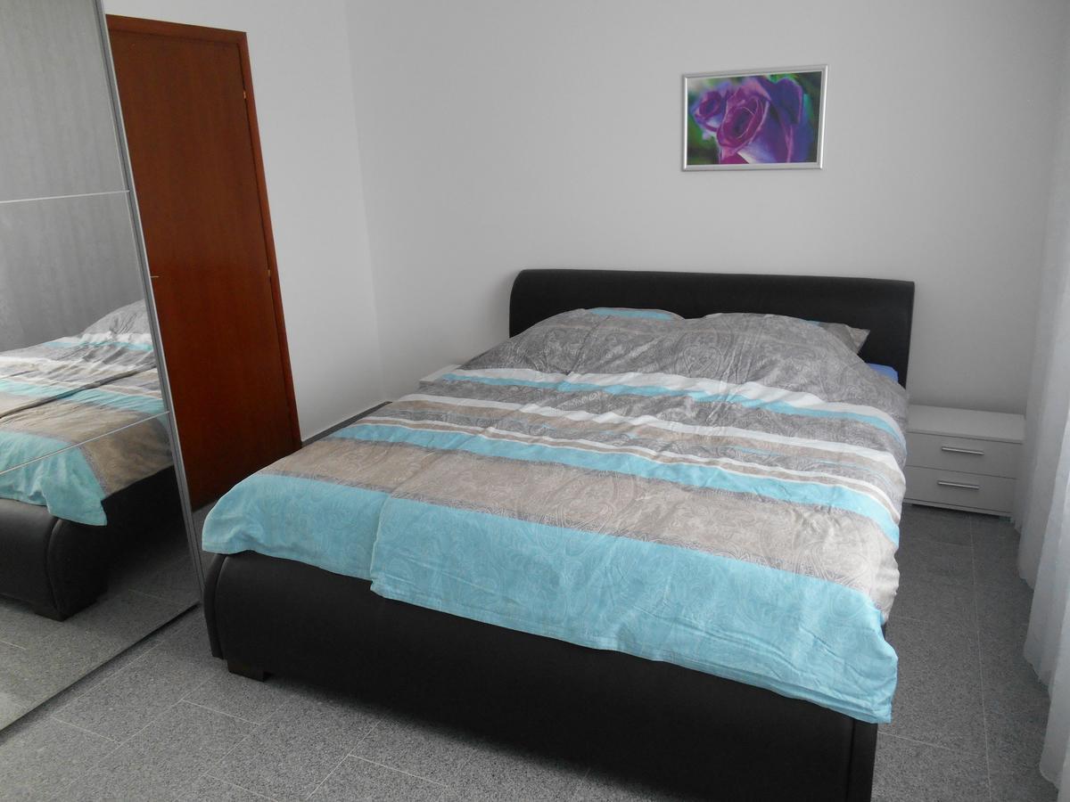 Apartments Diana Smrika Luaran gambar