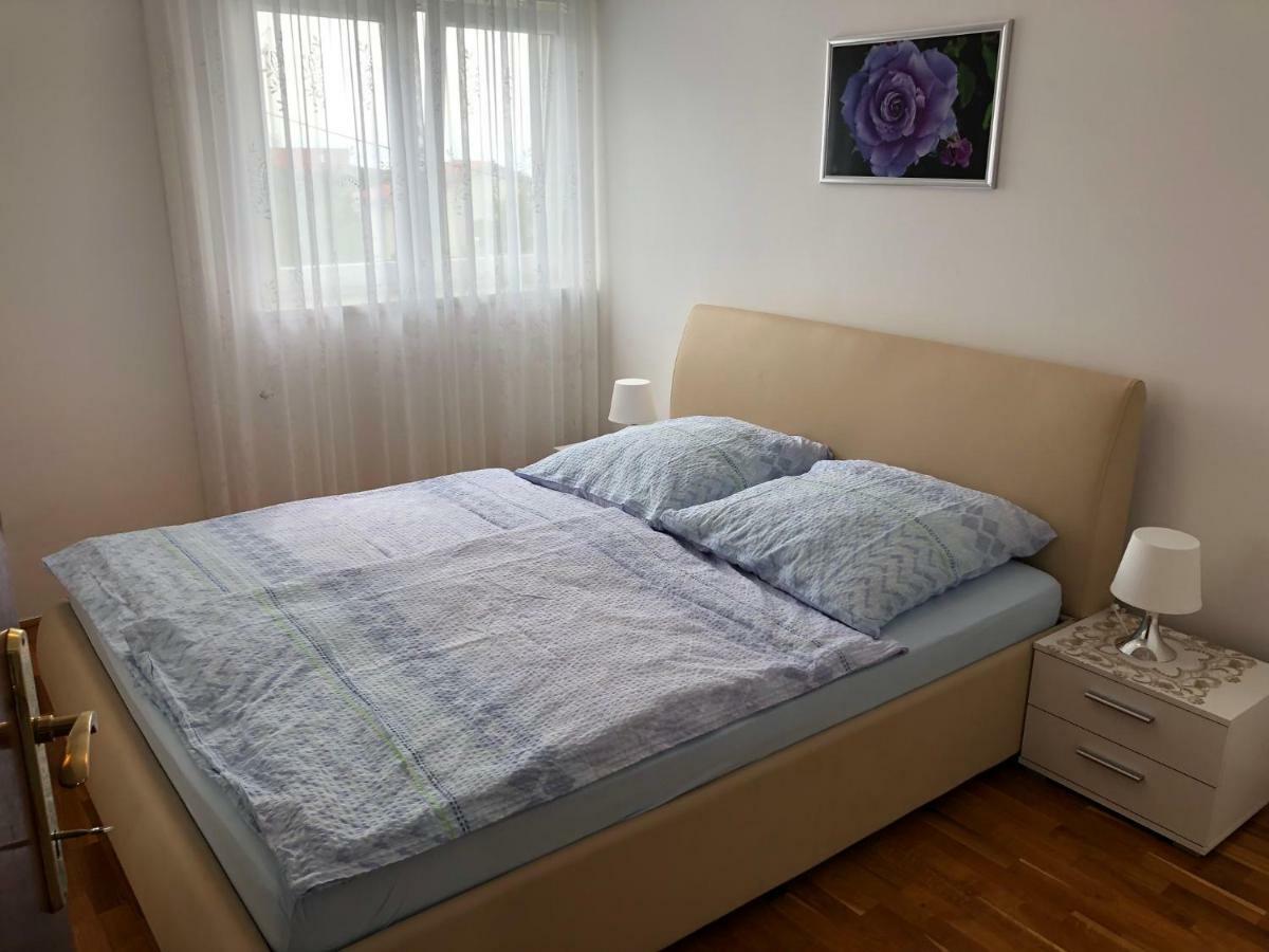 Apartments Diana Smrika Luaran gambar